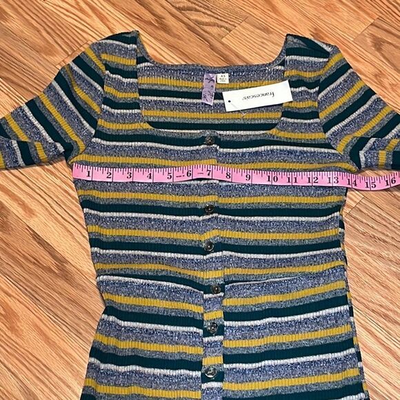 Alya from FRANCESCA’S Green Striped Ribbed knit Dress, Bodycon XS - Picture 2 of 7